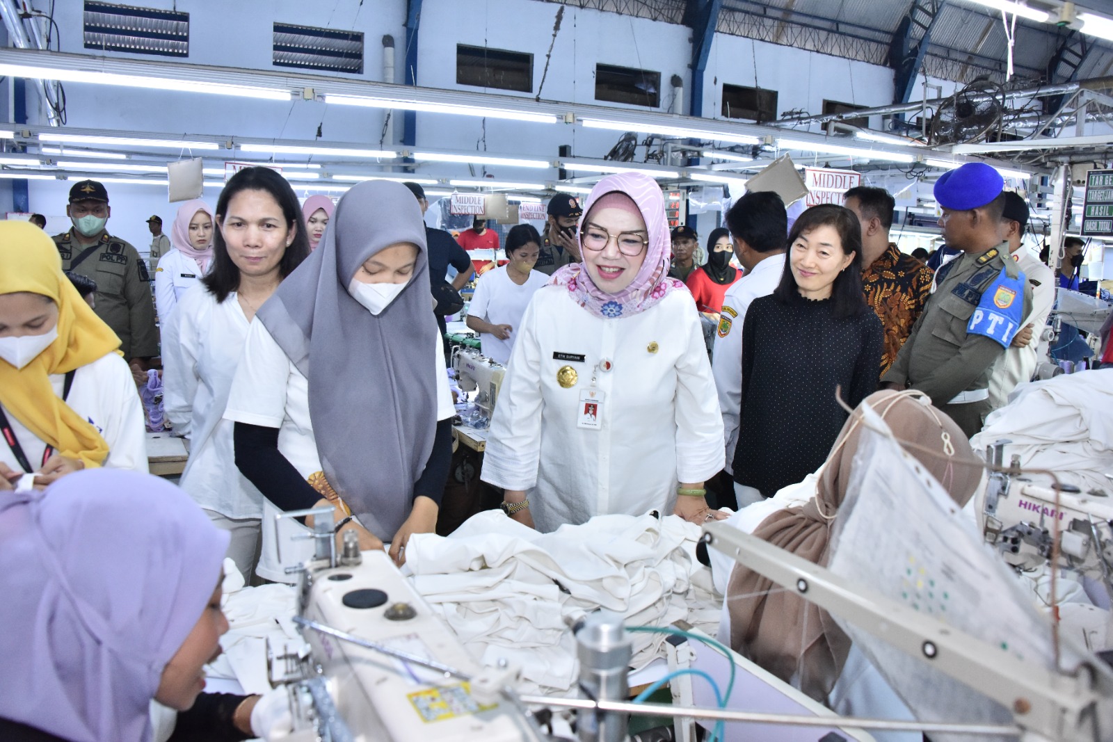 Bupati Sukoharjo Pantau Pembayaran THR Pastikan Hak Karyawan Terpenuhi bersama Program api55